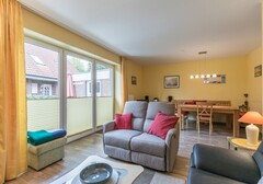 Wohnzimmer mit Sofa-Haus Marlies - Ferienhaus / Ferienwohnung Büsum - 5