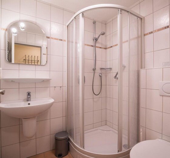 Badezimmer mit Dusche-Stümpelhuk, Whg. 16 - Ferienhaus / Ferienwohnung Büsum -  11