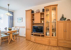 Wohnzimmer mit TV-Nordseekante, Whg. 501 - Ferienhaus / Ferienwohnung Büsum - 5
