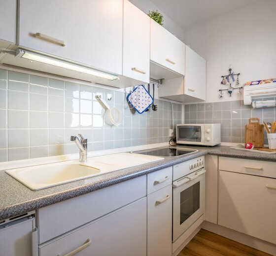 Blick in die Küche-Appartement im Hochhaus - Ferienhaus / Ferienwohnung Büsum -  7