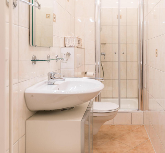 Badezimmer mit Toilette und Dusche-Nordseekante, Whg. 365 - Ferienhaus / Ferienwohnung Büsum -  12