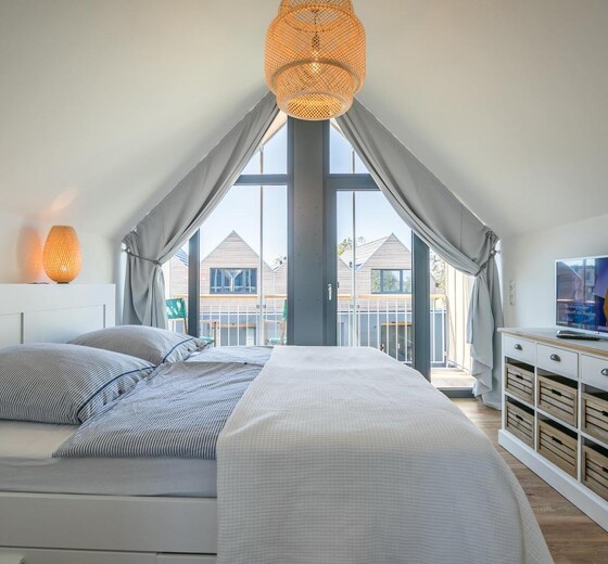 Schlafzimmer 1 mit Doppelbett-"Beach House 4, Strandkoje 4.3" - Ferienhaus / Ferienwohnung Büsum -  8