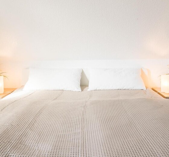 Schlafzimmer mit Bett-Annabelle Whg. 2 - Ferienhaus / Ferienwohnung Büsum -  10