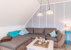Wohnzimmer mit Sofa-Appartement Kügler- Ferienhaus / Ferienwohnung Reinsbüttel - 4