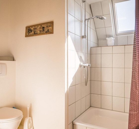 Blick ins Badezimmer-Appartementhaus Meeresbucht Whg. 11 - Ferienhaus / Ferienwohnung Büsum -  21