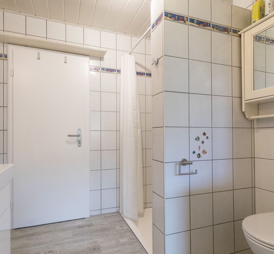 Badezimmer 1 Dusche-Wellenhus - Ferienhaus / Ferienwohnung Büsum -  22