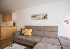 Sofa im Wohnzimmer-"Beach House 2, Laguna Beach 3",- Ferienhaus / Ferienwohnung Büsum - 4