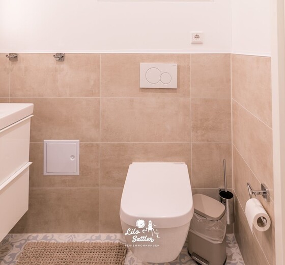 Badezimmer mit WC-Werven50 - Ferienhaus / Ferienwohnung Warwerort -  22