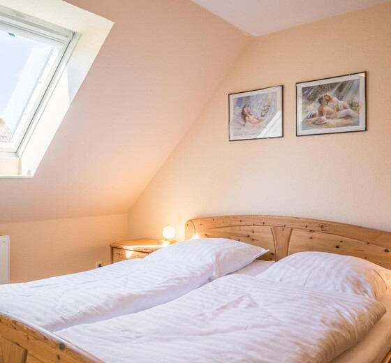 Schlafzimmer 2 mit Dopelbett-Haus Marlies - Ferienhaus / Ferienwohnung Büsum -  16