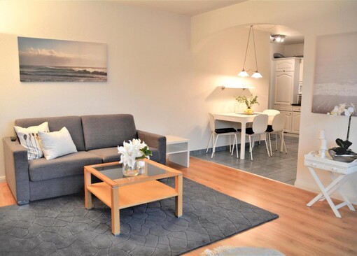 Wohnzimmer mit Sofa-Westerwarft, App. 6 - Ferienhaus / Ferienwohnung Büsum - 1
