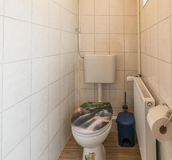 WC, separat, Erdgeschoß-Haus Blomberg - Ferienhaus / Ferienwohnung Büsum -  17