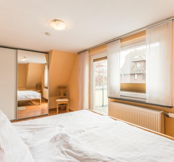 Blick ins Schlafzimmer-Haus Blomberg - Ferienhaus / Ferienwohnung Büsum -  29