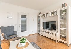 Wohnzimmer mit TV-Nordseeperle, Whg. 324- Ferienhaus / Ferienwohnung Büsum - 4