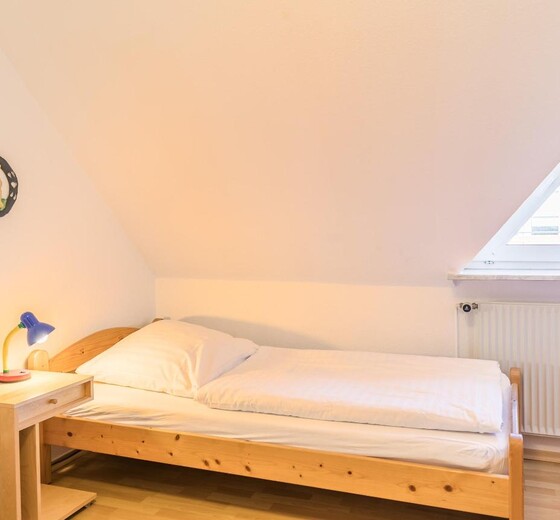 Schlafzimmer 2 Bett amFenster-Ferienhaus Jaedicke - Ferienhaus / Ferienwohnung Büsum -  21