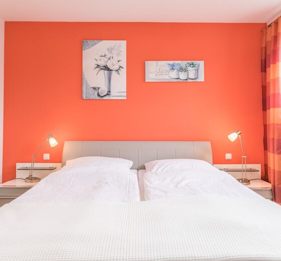 Schlafzimmer 1 / Doppelbett-Holstenterrasse - Ferienhaus / Ferienwohnung Büsum -  23