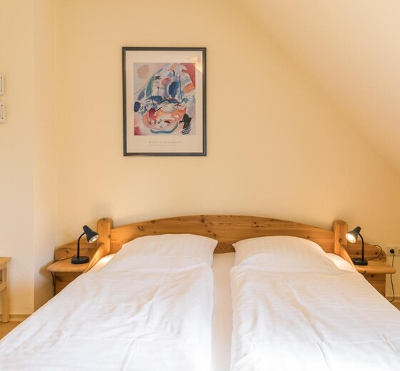 Schlafzimmer 1 mit Bett-Ferienhaus Jaedicke - Ferienhaus / Ferienwohnung Büsum -  14