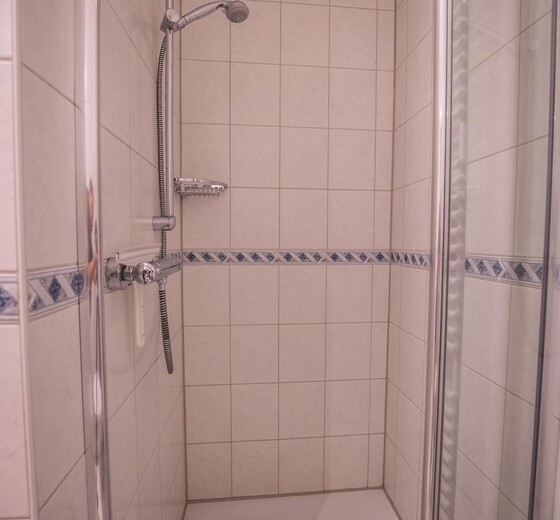 Dusche im Badezimmer-Seewärts Wohnen, Whg. 0.4 - Ferienhaus / Ferienwohnung Büsum -  10