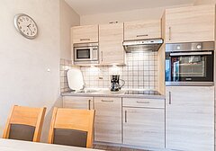 Küchenzeile mit Esstisch-Am Altenhof Whg. 5- Ferienhaus / Ferienwohnung Büsum - 4
