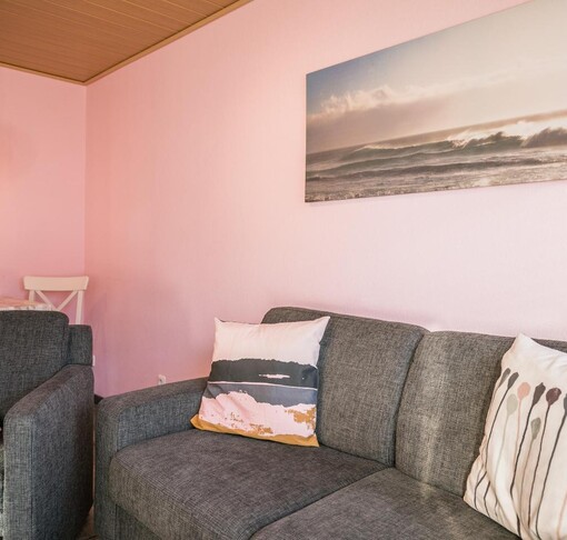 Wohnzimmer mit Sofa-Haus Strandbrise, Whg. 3 - Ferienhaus / Ferienwohnung Büsum - 2