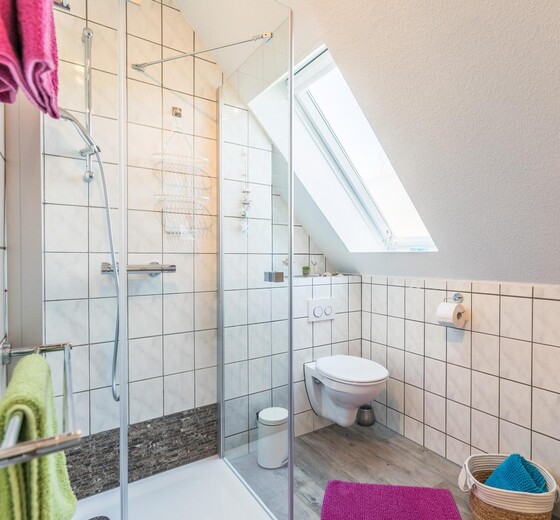 Badezimmer mit Dusche-Appartement Kügler - Ferienhaus / Ferienwohnung Reinsbüttel -  16