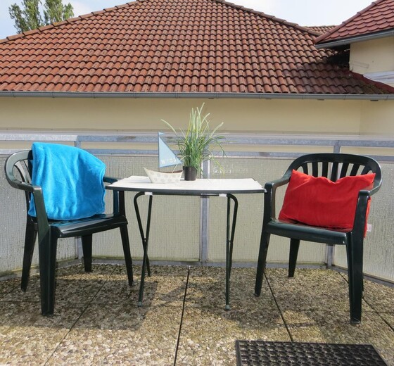 Balkon mit Tisch und 2 Stühlen-Abendrot Whg. 4 - Ferienhaus / Ferienwohnung Büsum -  11