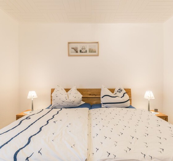 Schlafzimmer mit Doppelbett-Schloß am Meer, Whg. 5 - Ferienhaus / Ferienwohnung Büsum -  11